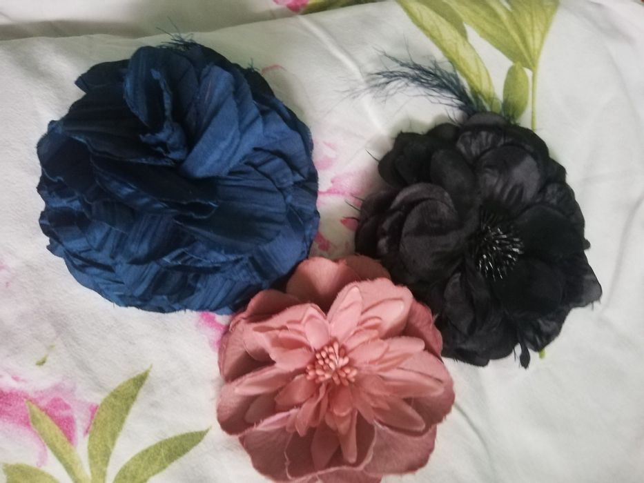 Квіточка заколка, брошка