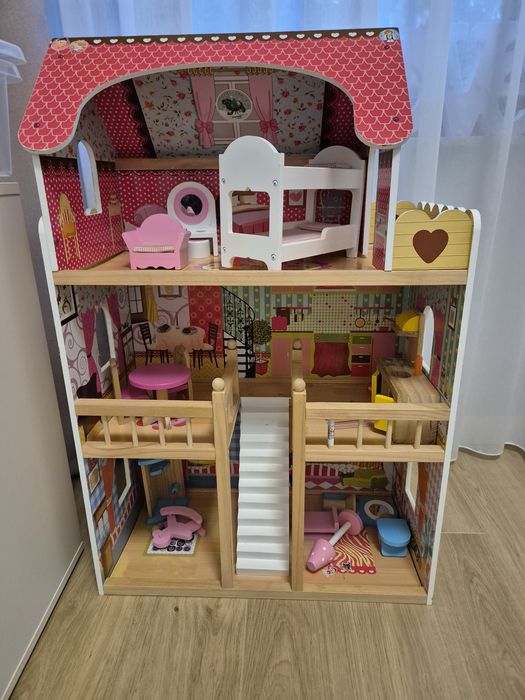 Domek dla lalek drewniany