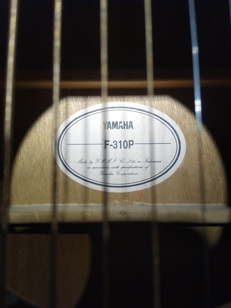 Gitara akustyczna Yamaha