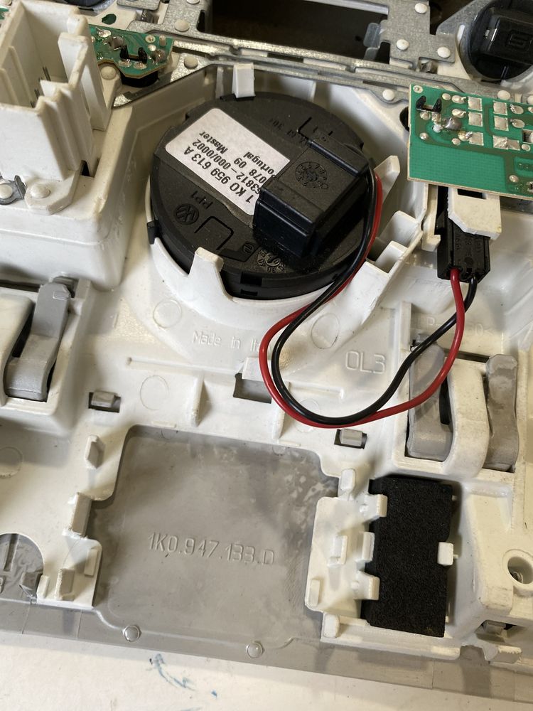 Lampka oświetlenie kabiny VW passat b6 szyberdach 1K0.947.105Q