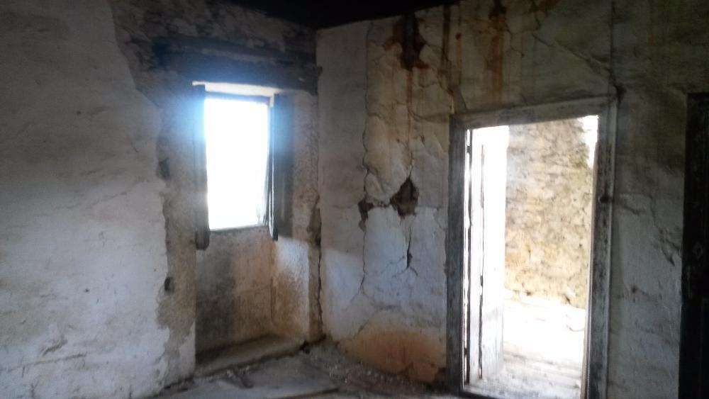 Moradia Germinada de uma Casa do século XIX em pedra - Vila Flor