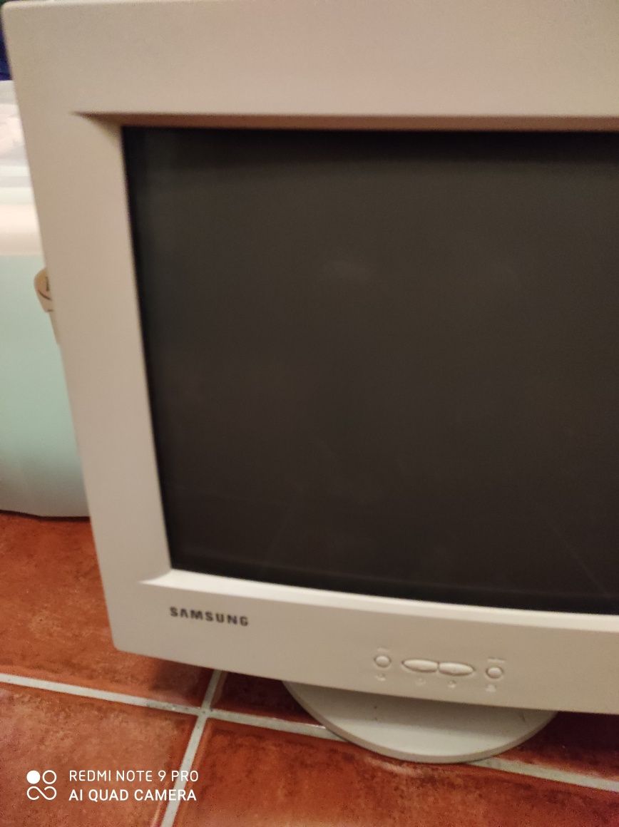 Monitor Samsung syncmaster 550b