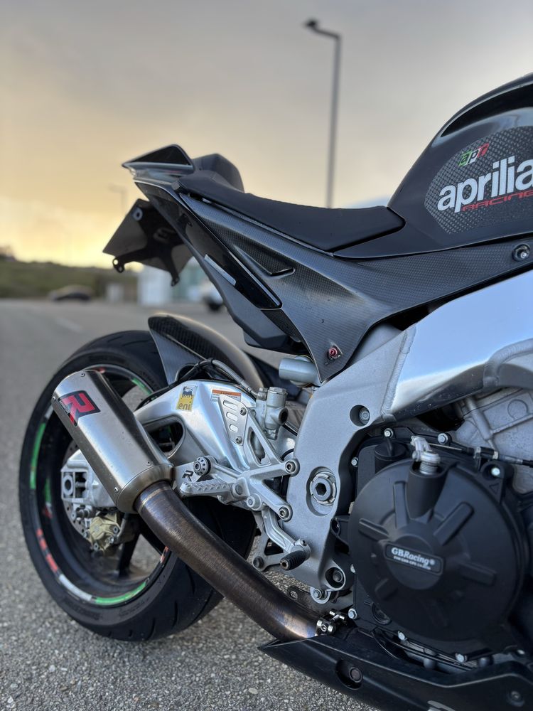 Aprilia RSV4 2013