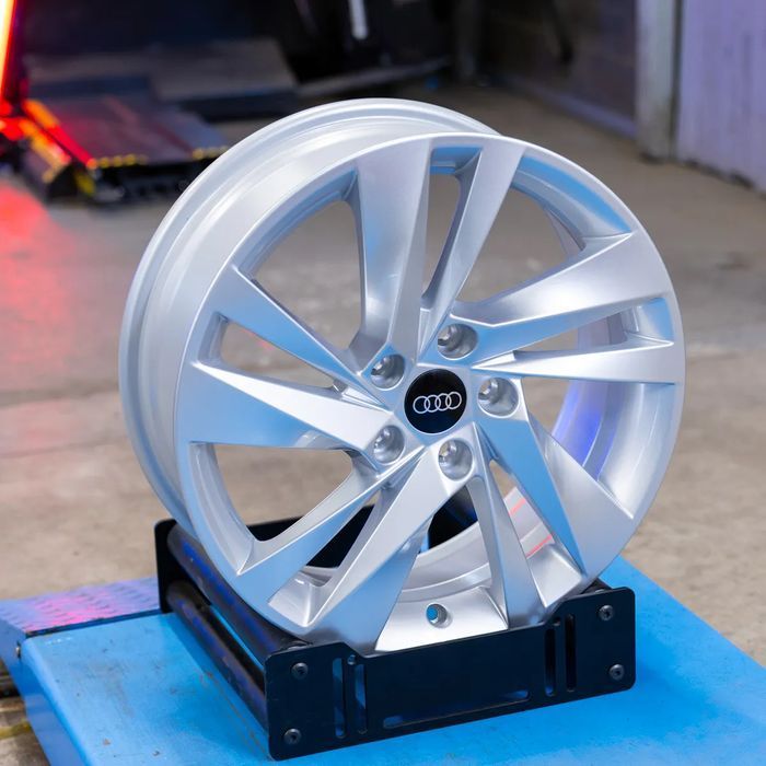 NOWE ORYGINALNE Felgi aluminiowe 17" Audi A3 A4 A6 Q2 Q3