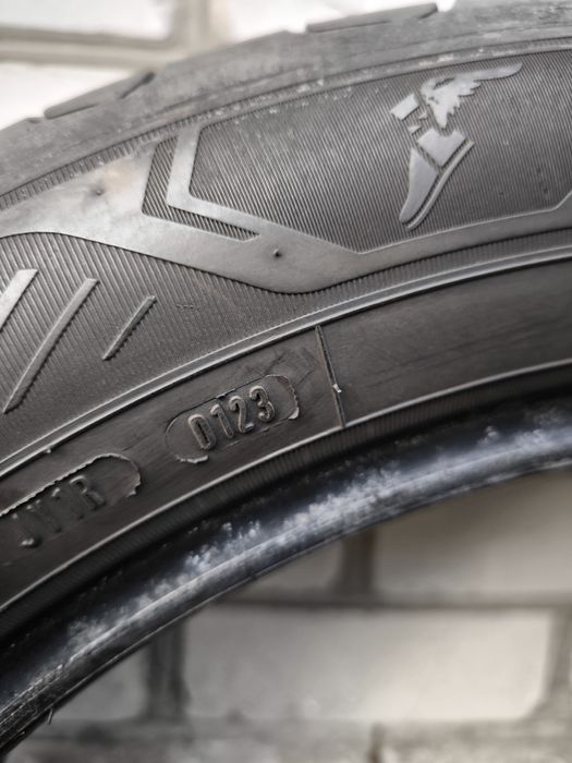 Goodyear EfficientGrip 2 SUV 
225 55 19, 23 рік
Залишок 6+ мм ( 85% ві