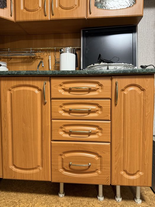 Кухня коричнева коліру