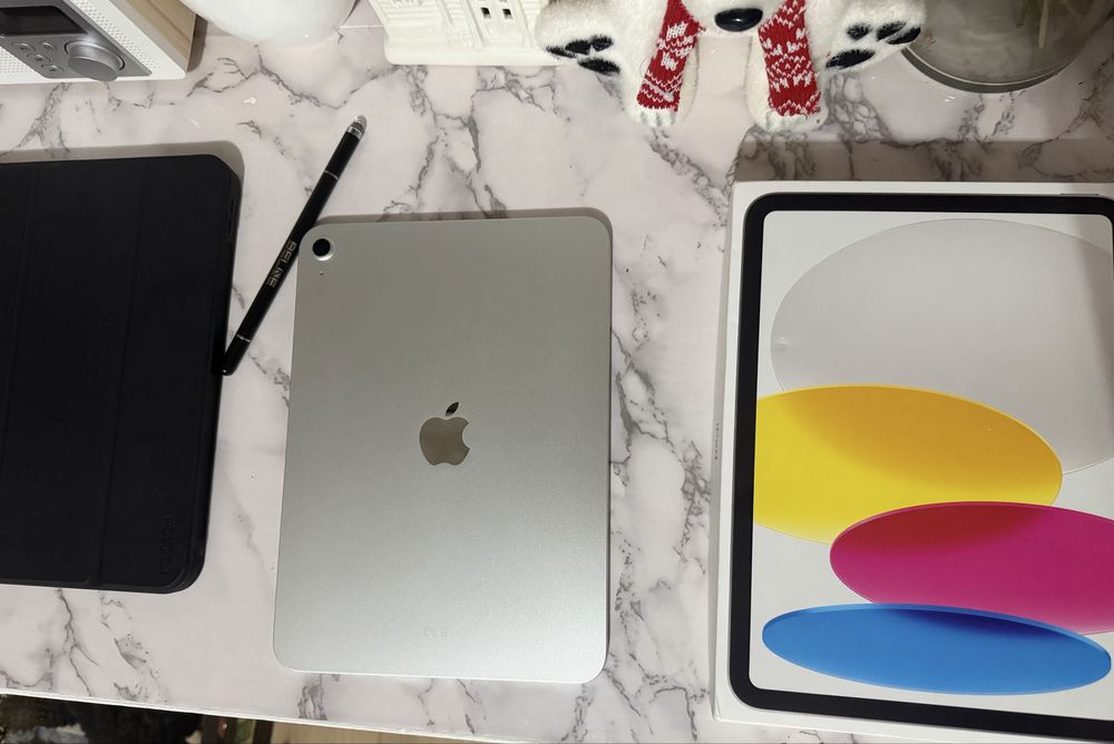 Tablet APPLE iPad 11" 11 gen. 128 GB Wi-Fi Srebrny