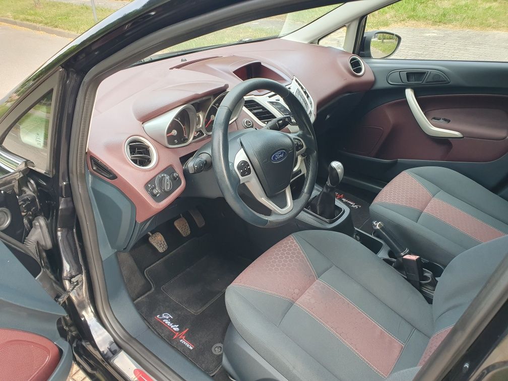 /Fiesta/PlatinumX/1.6/120KM/Keyless Go/Klima/Alu 17/Super Stan/