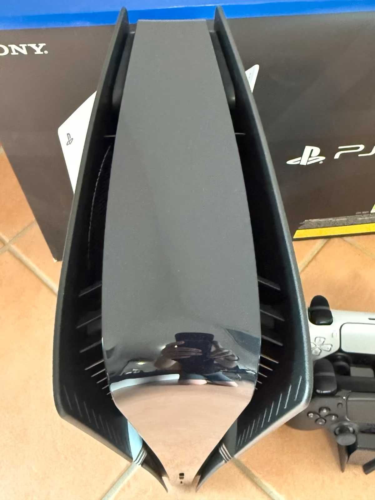 PlayStation 5 Pro 2TB i 2 pady