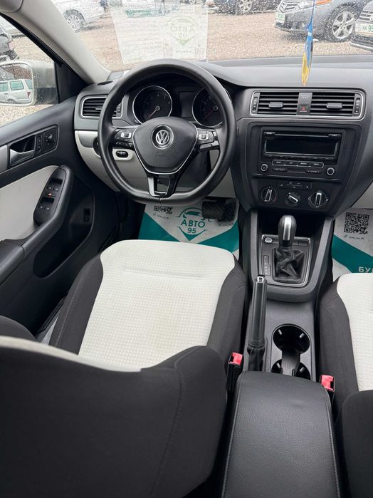 Продам Volkswagen Jetta 2014 рік можлива розстрочка,кредит,обмін!