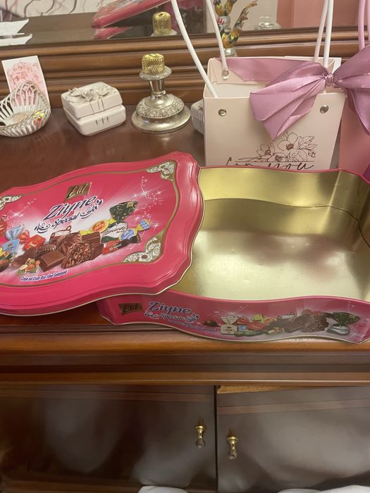 Подарочные коробки