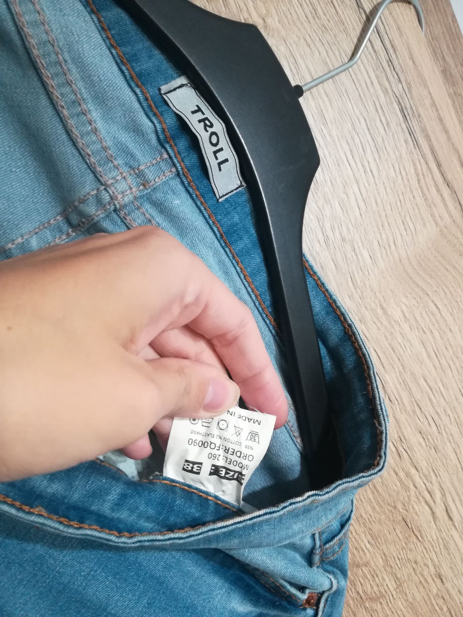 Spodnie jeansowe damskie Troll rozmiar 38