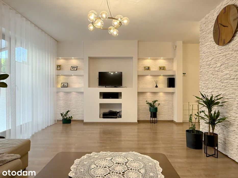 Na sprzedaż dom jednorodzinny 180 m² + budynek 70m