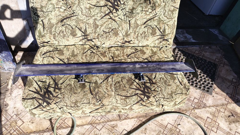 Продам спойлер алюминиевый стоял на гольф 2 хетч