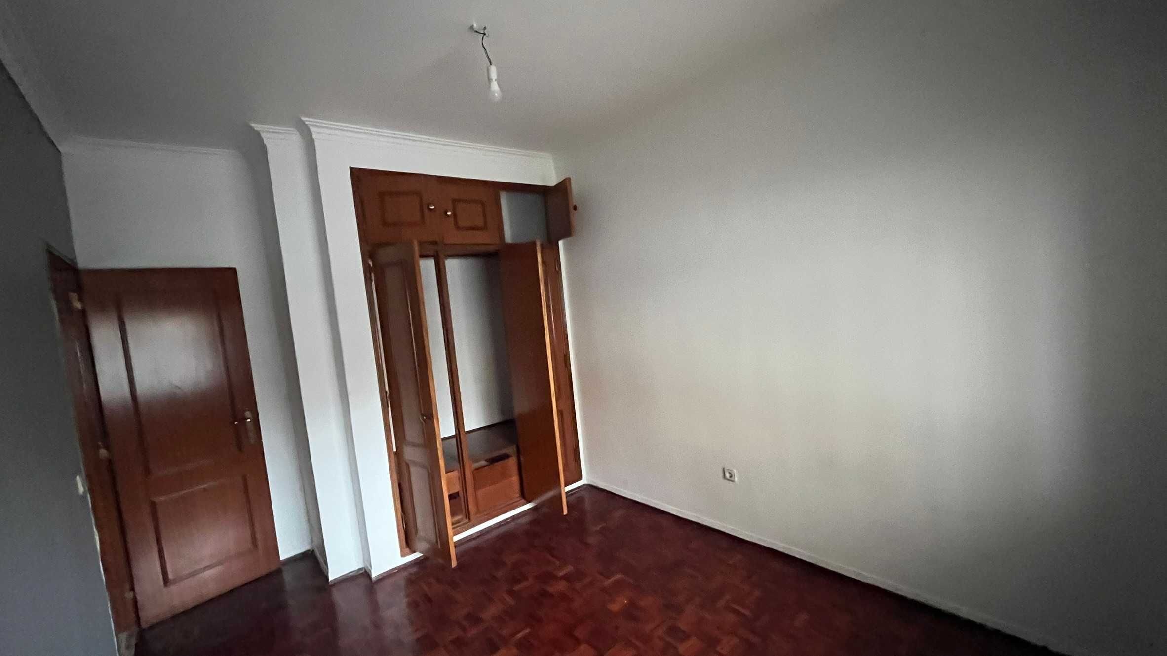 Apartamento T3 em Fogueteiro