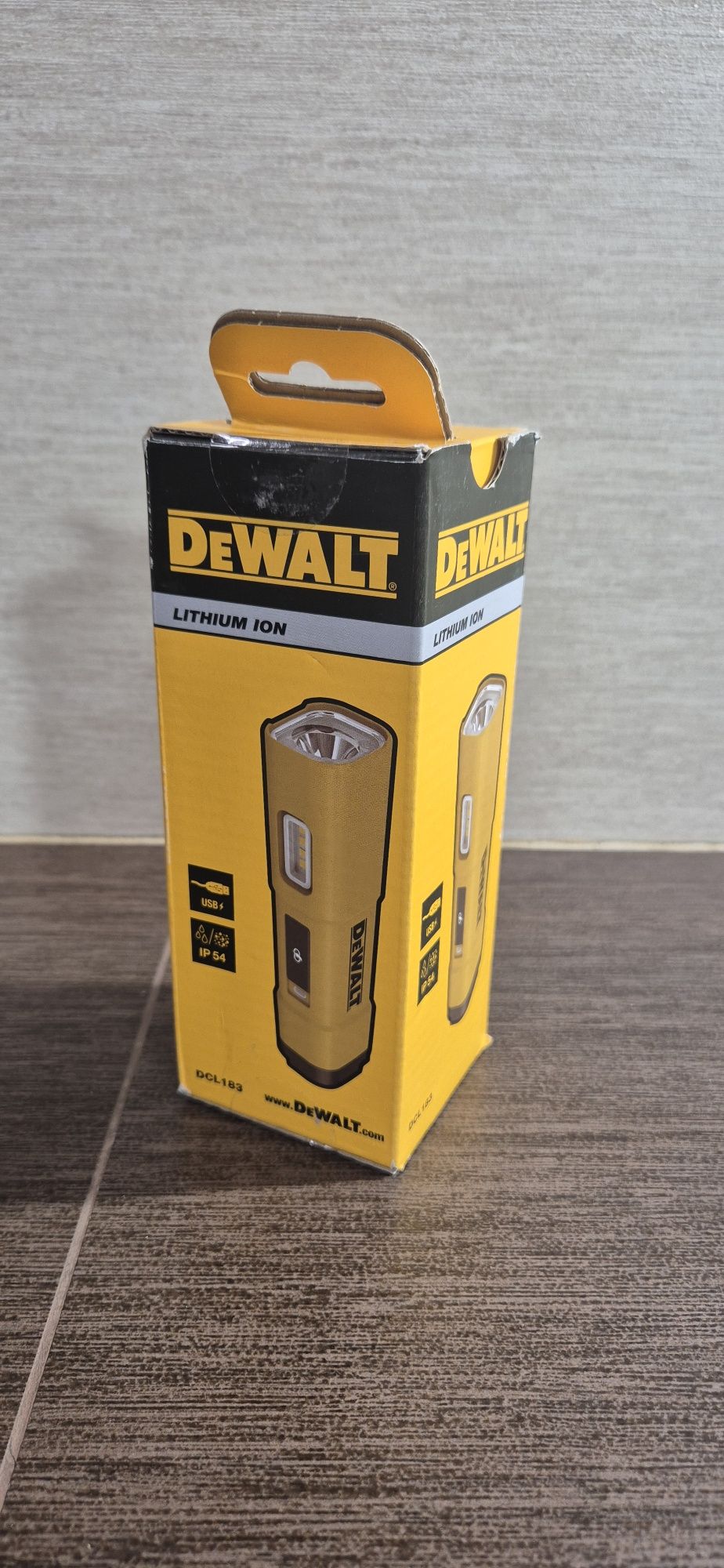 Latarki DeWALT DCL182 i DCL183