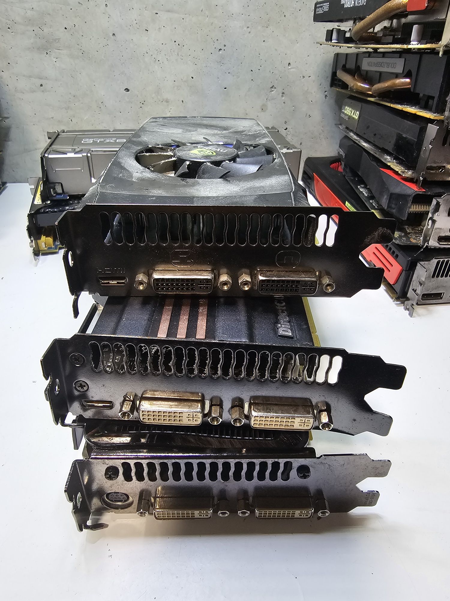 Лот 7 відеокарти Radeon Asus Nvidia та інші