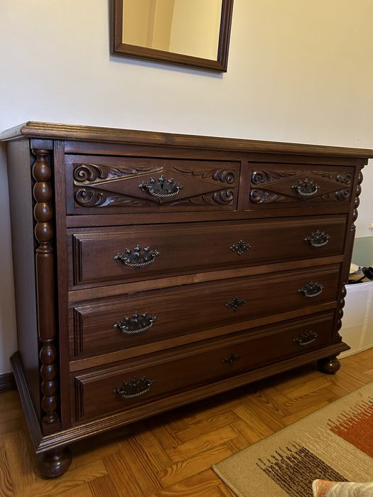 Cómoda antiga de quarto