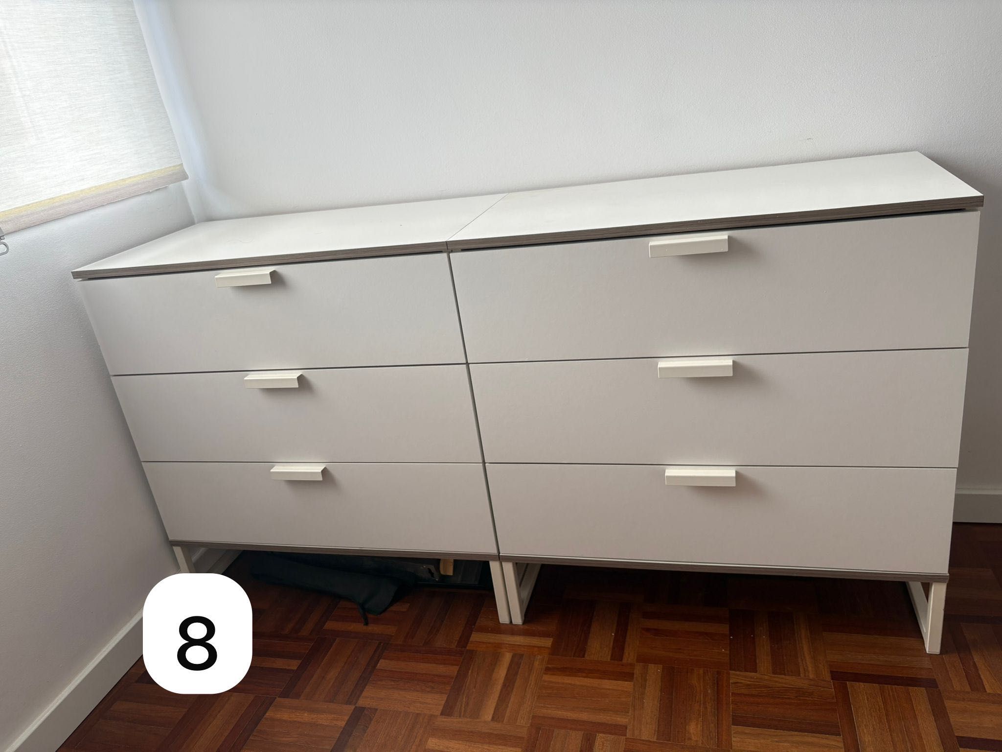 2 cómodas iguais