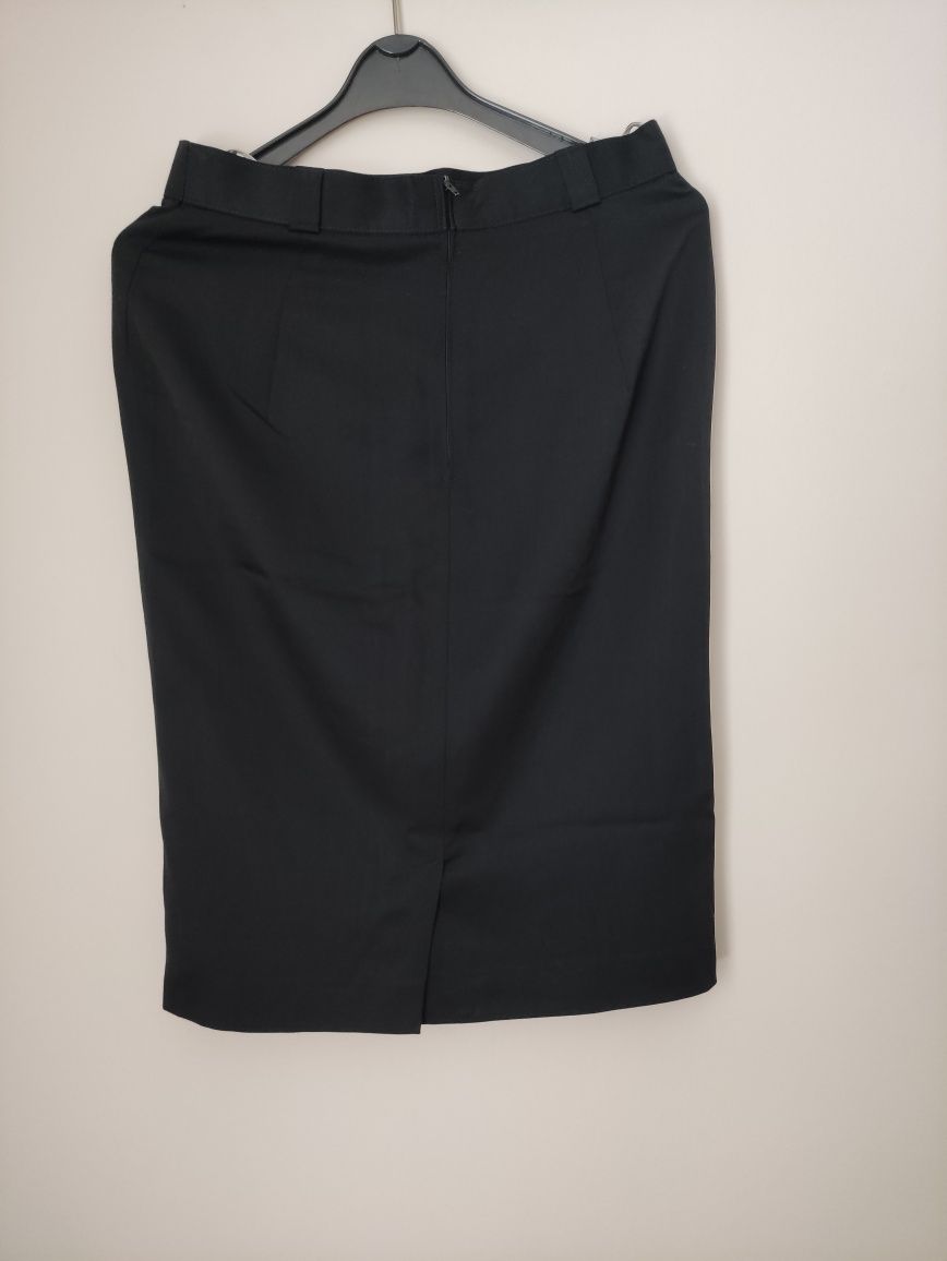 Klasyczna czarna prosta spódnica damska basic 42