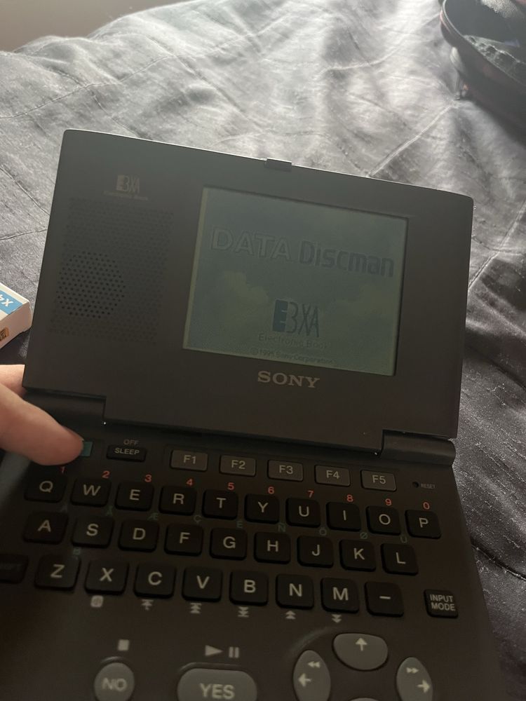 Sony Data Discman DD-57 — Leitor de Livros Eletrónicos Vintage