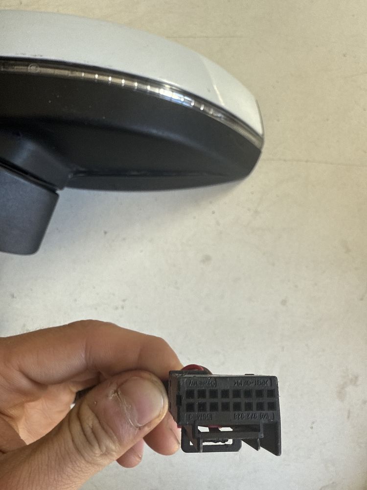 Lusterko lewe Audi A3 8V hatchback 12-16r. 10pin