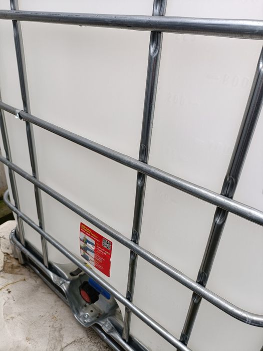 Zbiorniki pojemniki 1000 l