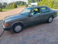 Mercedes W124 300E 1989r bez rdzy (Hiszpania) Bardzo bogata wersja