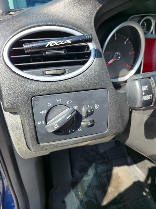 Ford Focus 2009 2 рестайлинг 2.0 дизель автомат