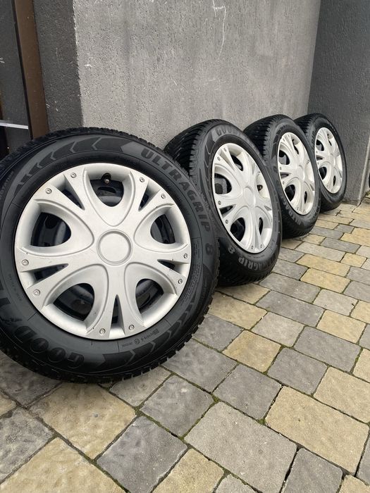 Колеса зимові Goodyear UltraGrip 8 195/65 R15, 5/108в гарному стані