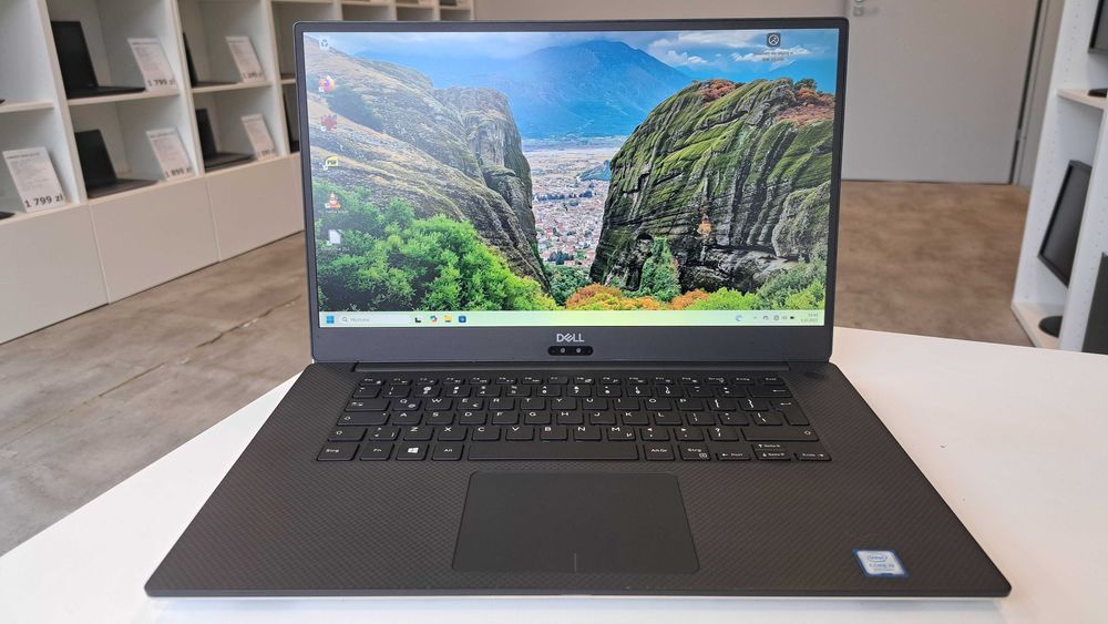 Laptop 15" Dell Precision 5540 i9-9g 64GB 1000SSD NVIDIA T2000 Win11