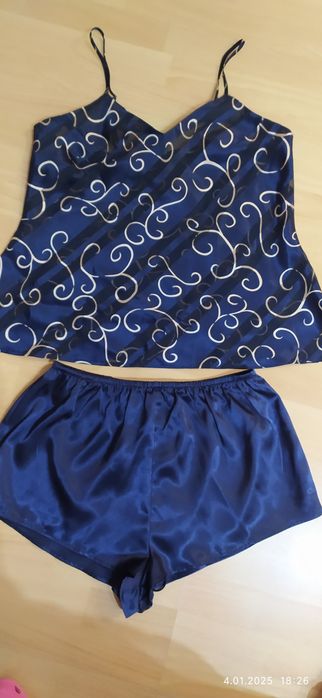 Satynowa piżamka 44/46