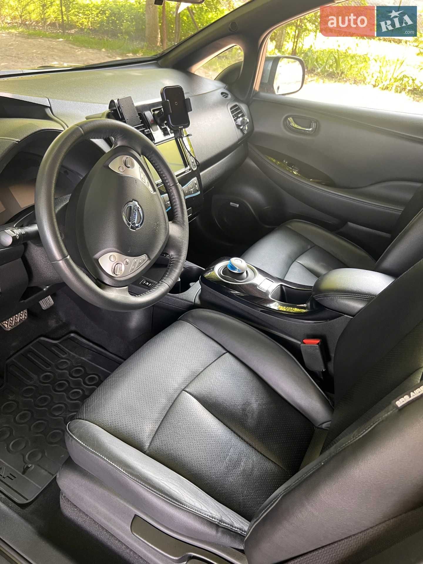 Nissan leaf 2017 30 кВт Tekna