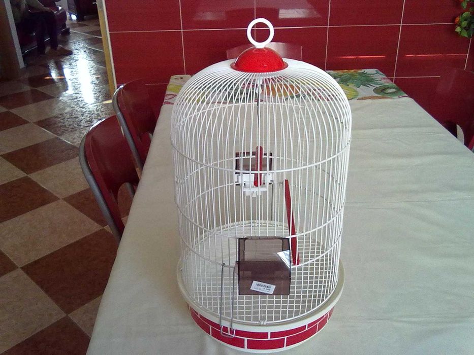 Gaiola para vários tipos de aves