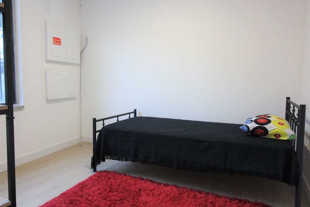 Quarto Individual para arrendar (Amora)