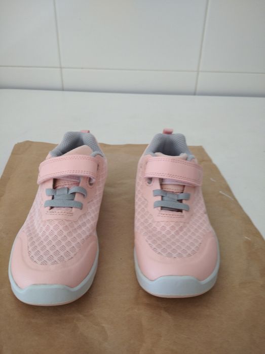 Sapatilhas da Decathlon tamanho 28