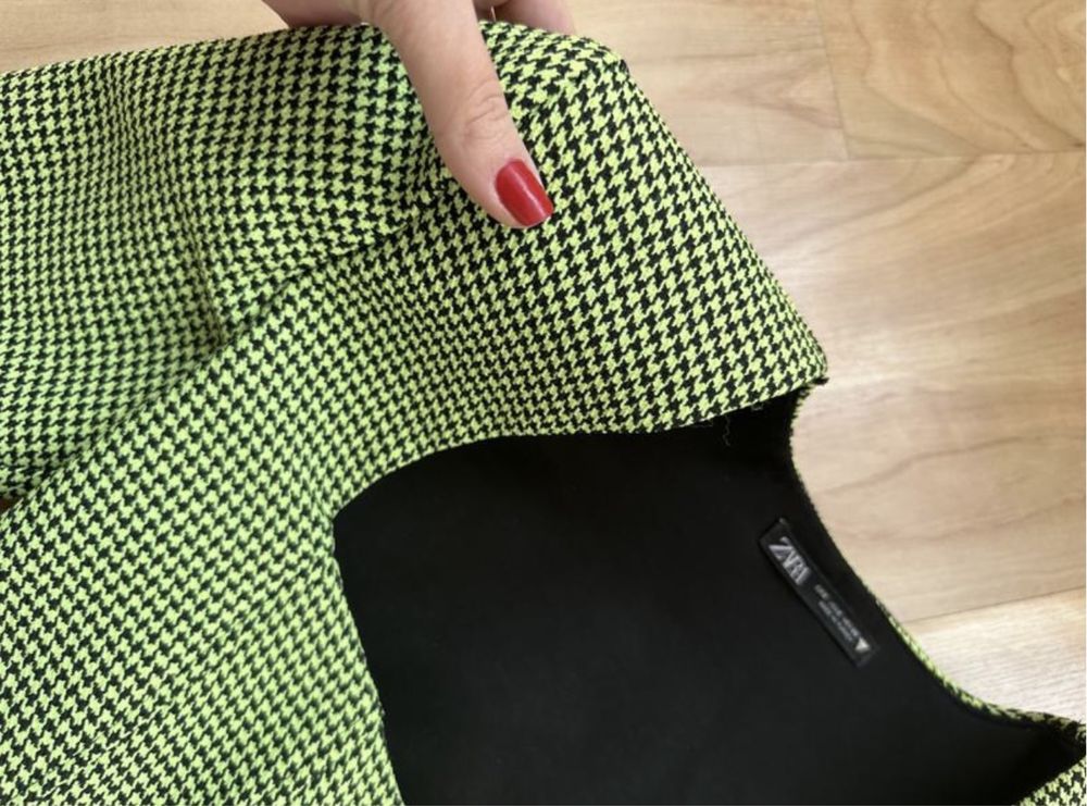 Zara топ корсет с подплечиками гусиная лапка зеленый