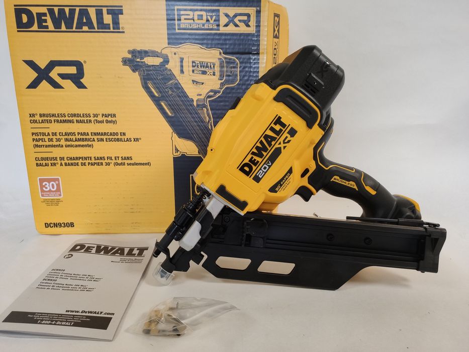 Цвяхозабивний пістолет нейлер DeWALT DCN930B XR 20Vmax кут 30°-34°