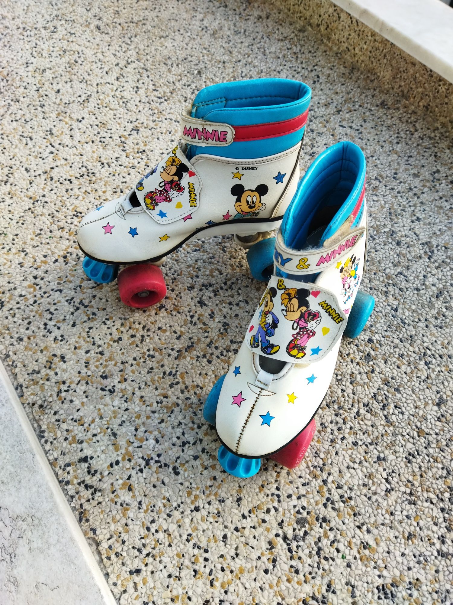 Patins da Disney Mickey e Minnie em pele. Vintage