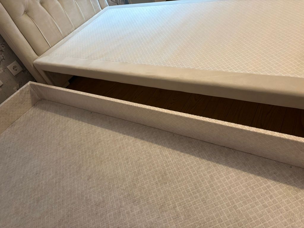 Cama individual com cabeceira e colchão molaflex
