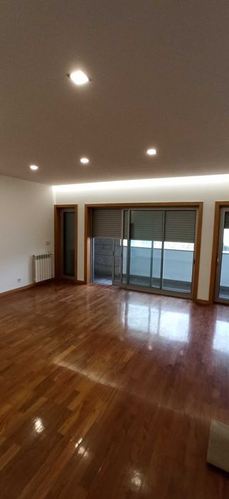 Remodelações. Tetos falsos. Pintura. Pavimentus flutuantes.