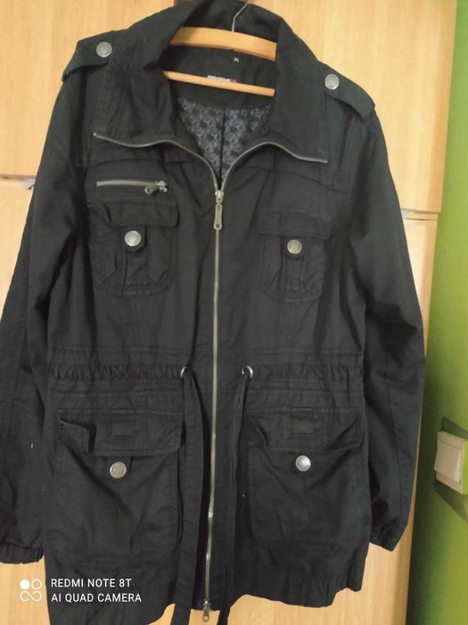 Czarna kurtka damska przejściowa z kieszeniami XL