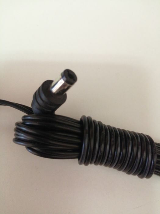 Adaptador / transformador 8 volts 2 amp.