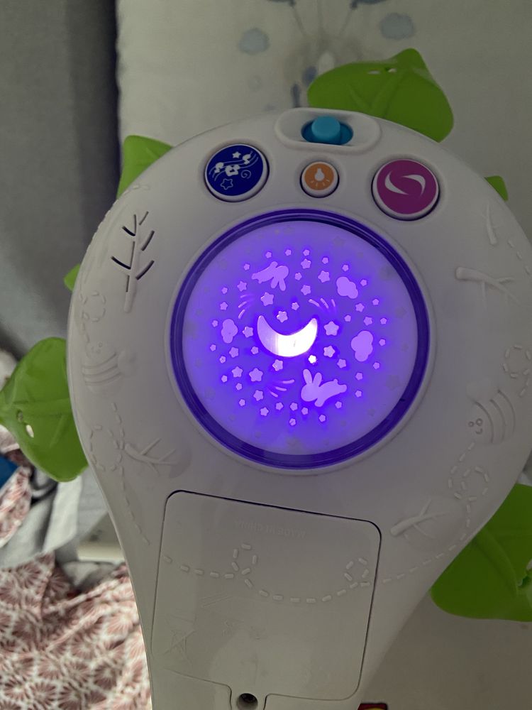 Móbile de projeção Ouatoo Baby (animais) para berço