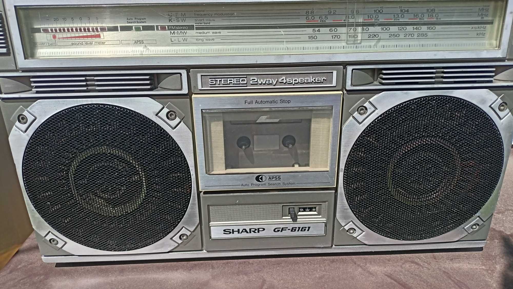 Radiomagnetofon Sharp