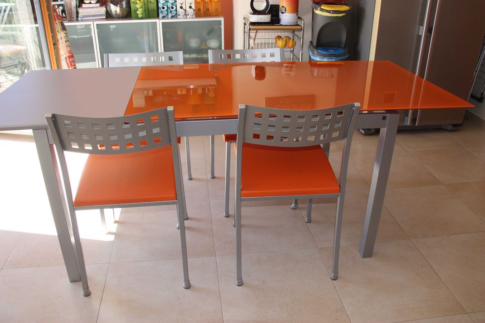 Mesa de cozinha extensível com 4 cadeiras