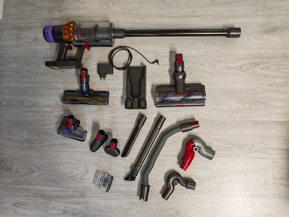 Odkurzacz Dyson V15 Detect Absolute + DUŻY zestaw dodat­ków