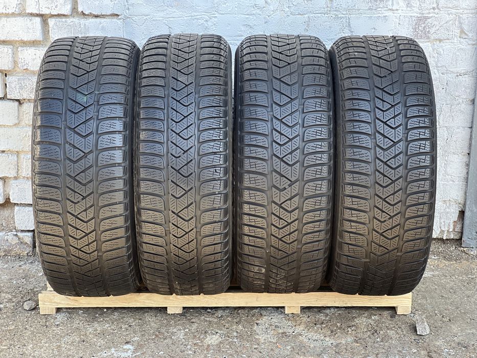 Топова шина‼️215/55 R17 Pirelli SottoZero 3 6.4мм 2023 рік