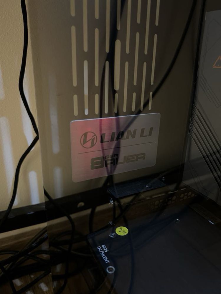 Komputer Gamingowy (akwarium do gier RGB)