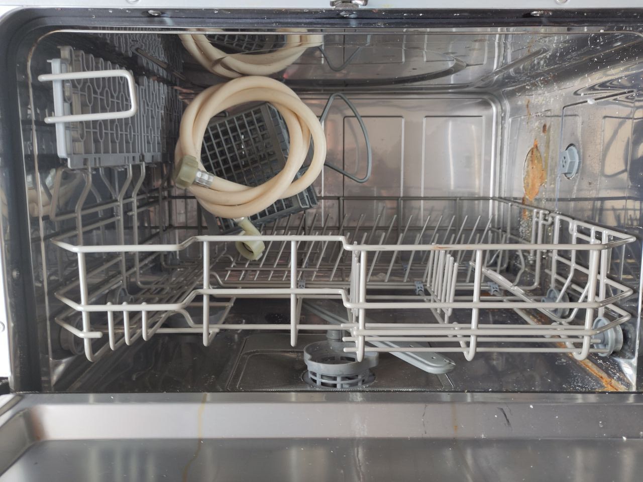 Máquina de lavar louça de bancada Becken (para peças)